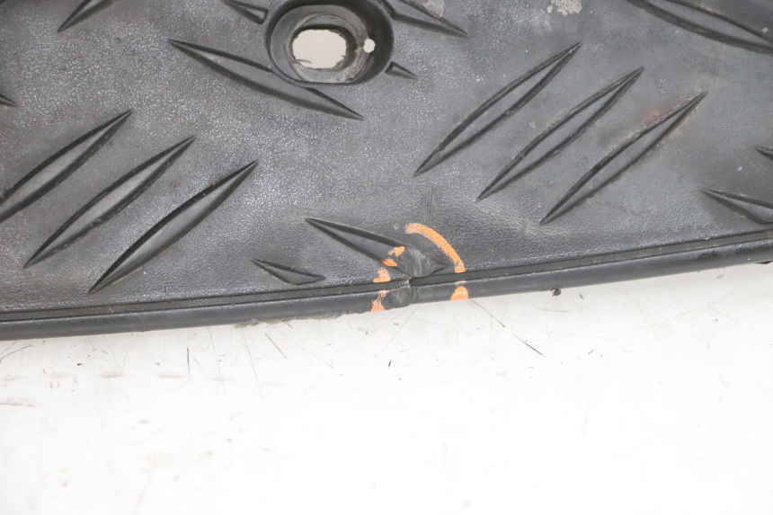 photo de CARENA PEDANA PEUGEOT SPEEDFIGHT 4 4T EFI 50 (2021 - 2025) - Vista principale