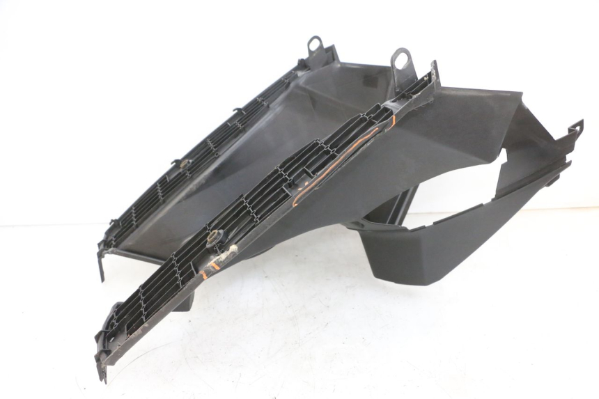 photo de CARENA PEDANA PEUGEOT SPEEDFIGHT 4 4T EFI 50 (2021 - 2025) - Altra angolazione