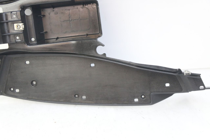 photo de PEDANE APRILIA SR R 2T LC 50 (2018 - 2021) - Stato della superficie e materiale