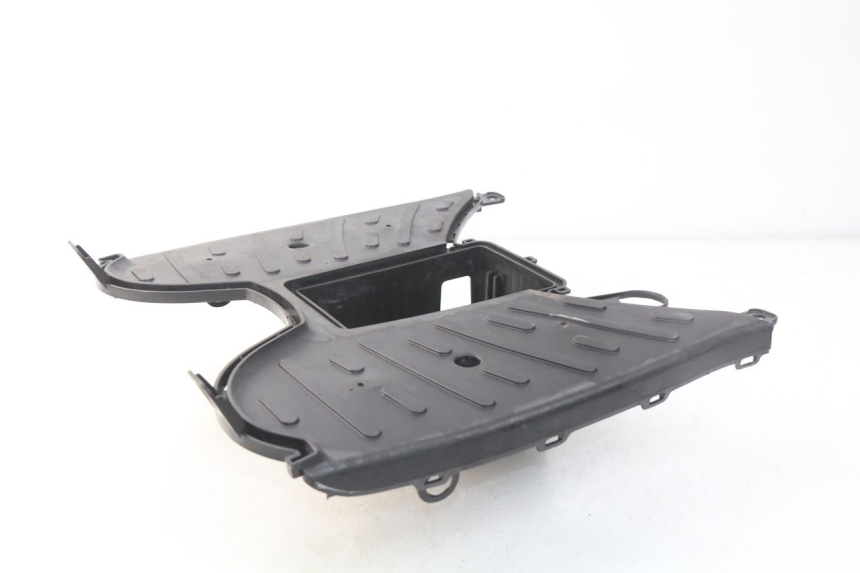 photo de CARENA PEDANA PEUGEOT STREETZONE 2T 50 (2014 - 2019) - Primo piano tecnico