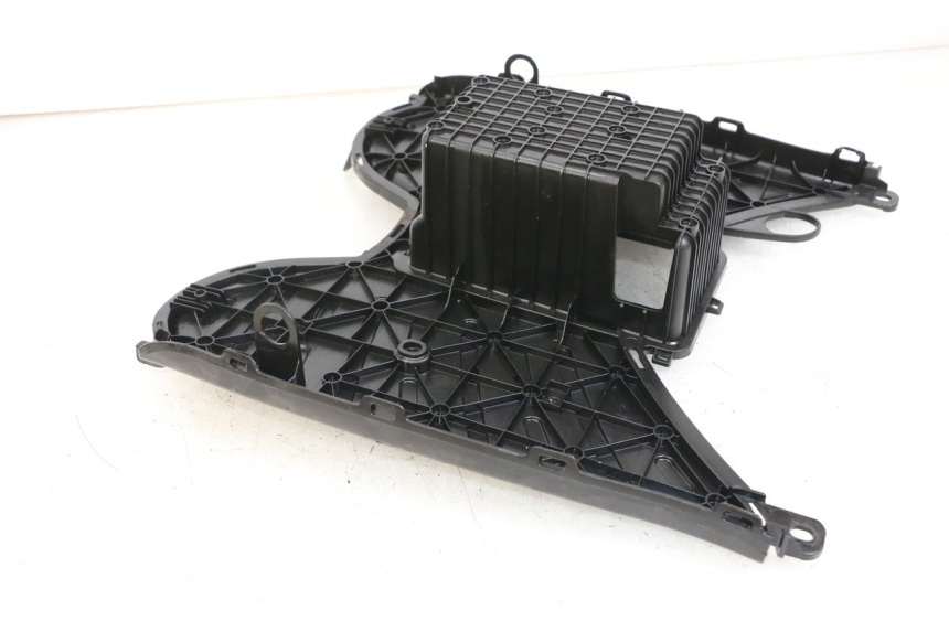 photo de CARENA PEDANA PEUGEOT STREETZONE I 2T 50 (2018 - 2020) - Dettaglio del componente