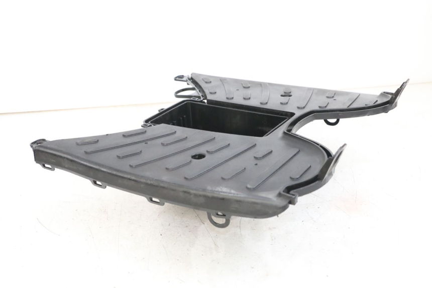 photo de CARENA PEDANA PEUGEOT STREETZONE I 2T 50 (2018 - 2020) - Dettagli dei punti di fissaggio