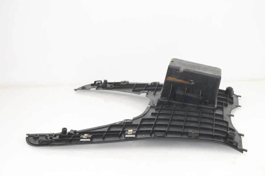 photo de CARENA PEDANA PEUGEOT SUM UP 125 (2008 - 2013) - Dettaglio del componente