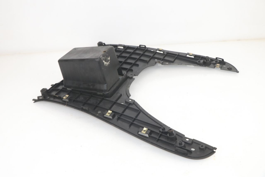 photo de CARENA PEDANA PEUGEOT SUM UP 125 (2008 - 2013) - Zoom sullo stato d'uso