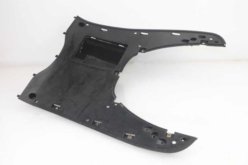 photo de CARENA PEDANA PEUGEOT SUM UP 125 (2008 - 2013) - Primo piano tecnico