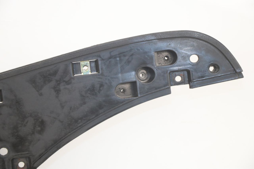 photo de CARENA PEDANA PEUGEOT SUM UP 125 (2008 - 2013) - Ricambio usato controllato