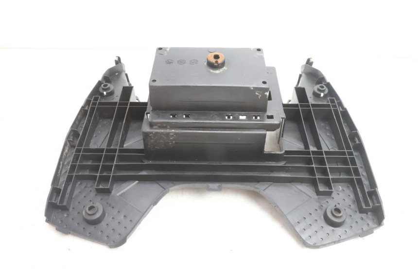 photo de CARENA PEDANA KYMCO SUPER 8 2T 50 (2007 - 2013) - Dettagli dei punti di fissaggio