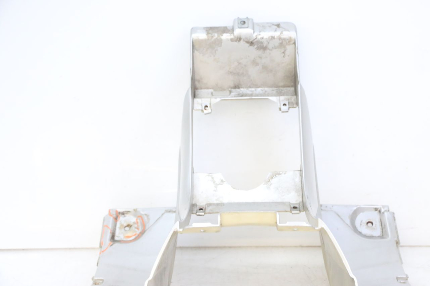 photo de CARENA PEDANA PIAGGIO SUPER LX 125 (2000 - 2003) - Primo piano ad alta risoluzione