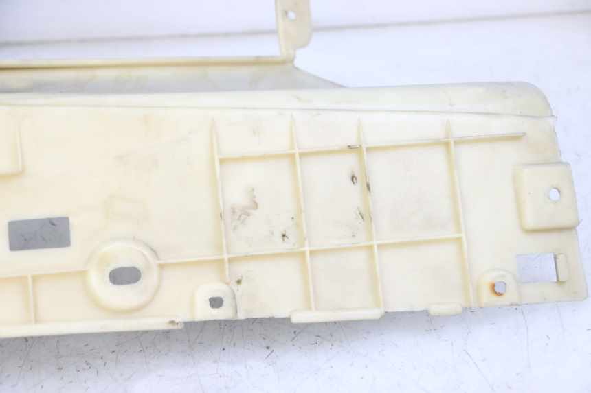 photo de CARENA PEDANA PIAGGIO SUPER LX 125 (2000 - 2003) - Zoom sullo stato d'uso