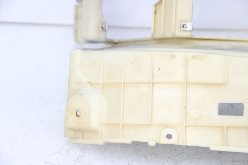 photo de CARENA PEDANA PIAGGIO SUPER LX 125 (2000 - 2003) - Altra angolazione