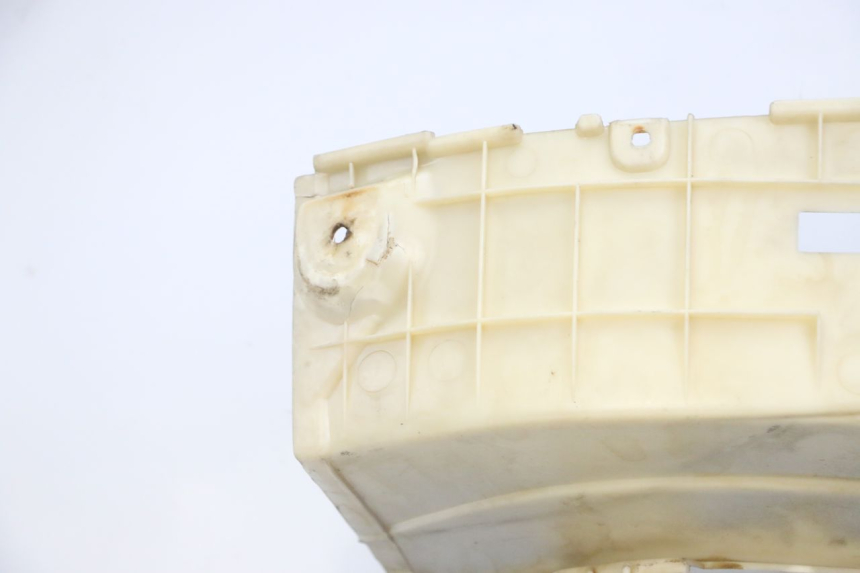 photo de CARENA PEDANA PIAGGIO SUPER LX 125 (2000 - 2003) - Primo piano tecnico