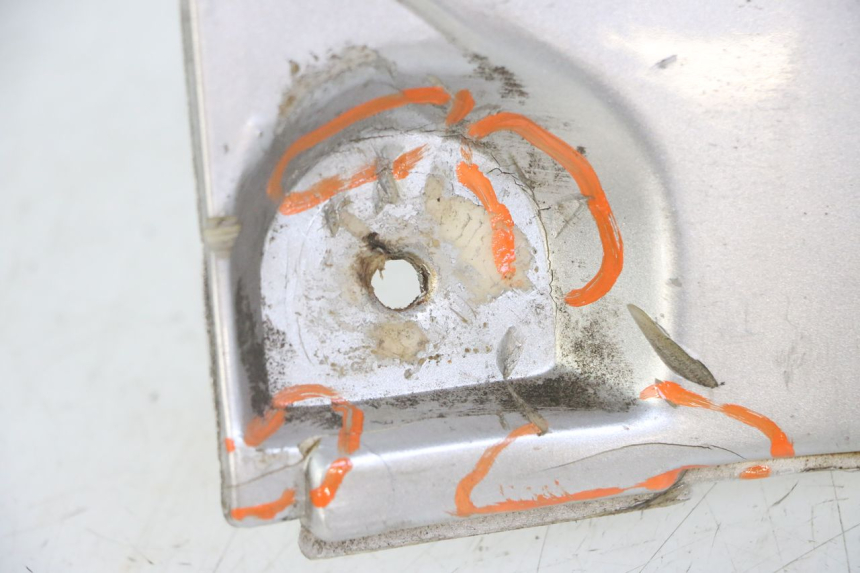 photo de CARENA PEDANA PIAGGIO SUPER LX 125 (2000 - 2003) - Stato della superficie e materiale