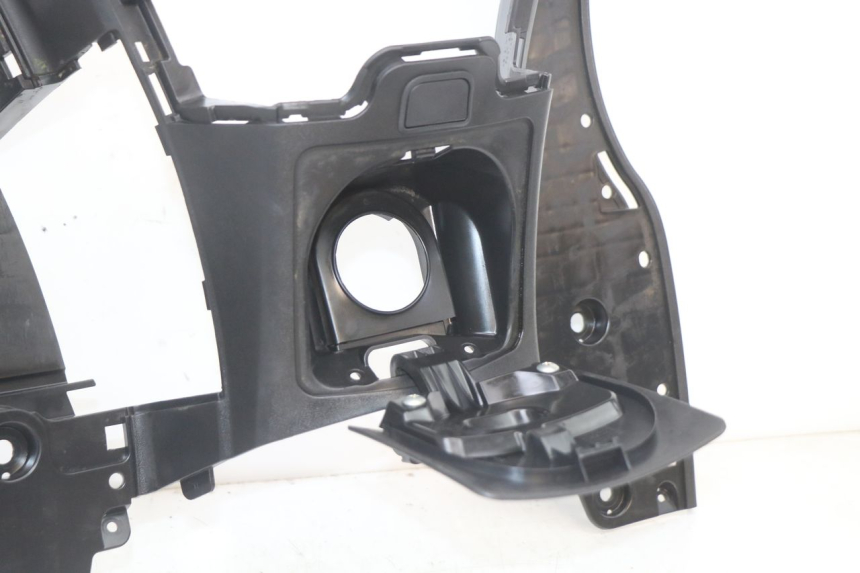 photo de CARENA PEDANA SUZUKI BURGMAN 125 (2018 - 2021) - Zoom sullo stato d'uso