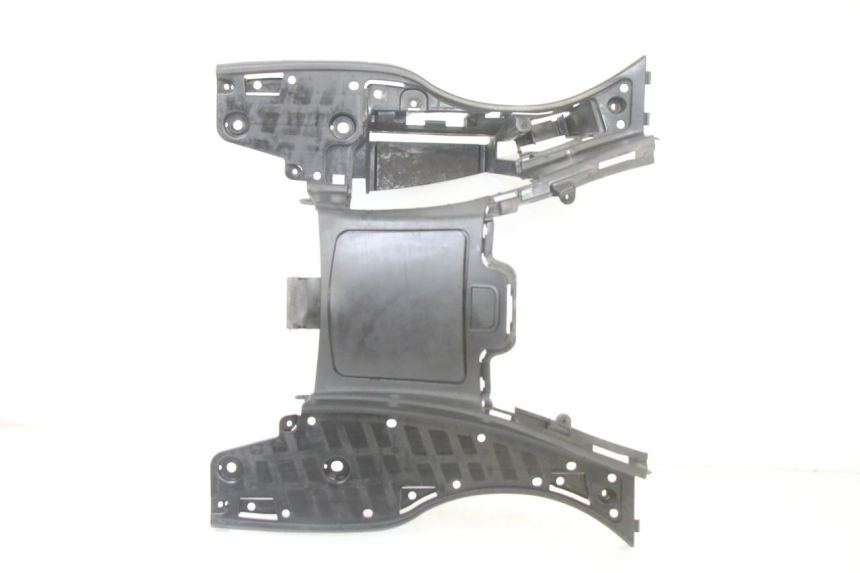 photo de CARENA PEDANA SUZUKI BURGMAN 125 (2015 - 2017) - Zoom sullo stato d'uso