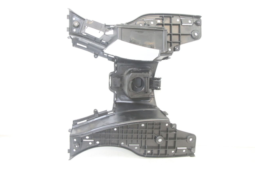 photo de CARENA PEDANA SUZUKI BURGMAN 125 (2015 - 2017) - Stato della superficie e materiale