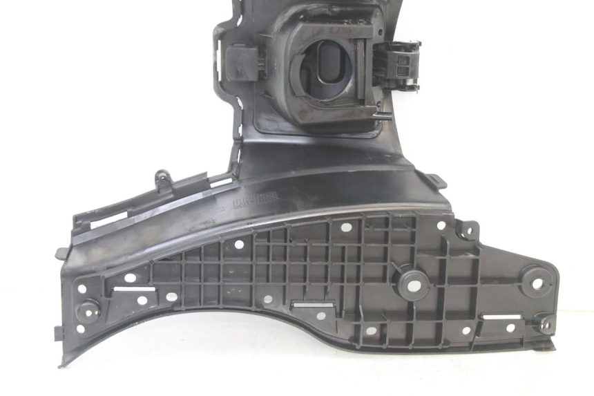 photo de CARENA PEDANA SUZUKI BURGMAN 125 (2015 - 2017) - Marcature e riferimenti originali