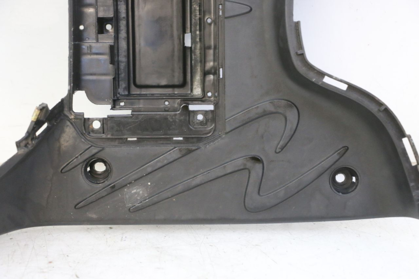 photo de Pedana PEUGEOT TWEET 4T 50 (2018 - 2022) - Caratteristiche distintive