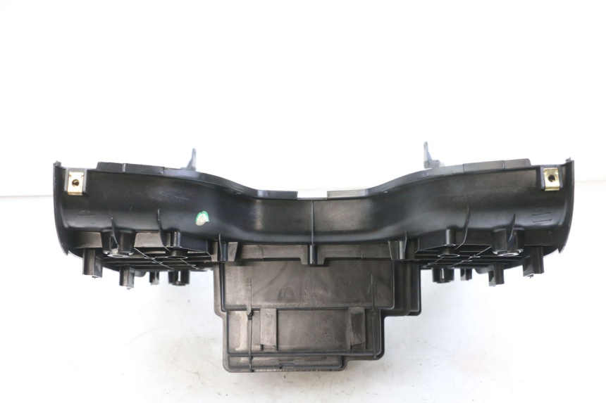 photo de CARENA PEDANA PEUGEOT TWEET PRO EFI 4T 50 (2021 - 2022) - Dettagli dei punti di fissaggio