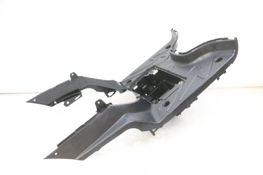 photo de CARENA PEDANA PEUGEOT TWEET PRO EFI 4T 50 (2021 - 2022) - Ricambio usato controllato