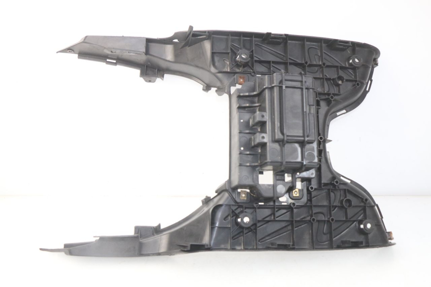 photo de Pedana PEUGEOT TWEET 125 (2010 - 2017) - Zoom sullo stato d'uso