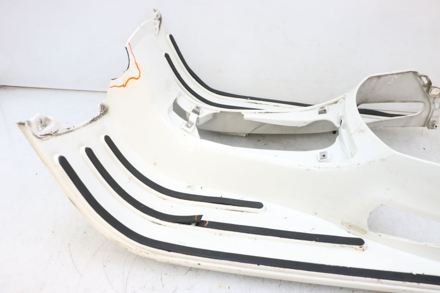 photo de PEDANA PIAGGIO VESPA GTS SUPER IE 125 (2009 - 2016) - Ispezione visiva dettagliata