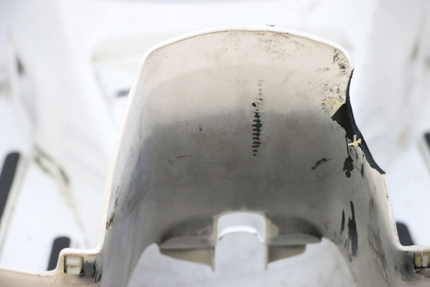 photo de PEDANA PIAGGIO VESPA GTS SUPER IE 125 (2009 - 2016) - Dettagli dei punti di fissaggio