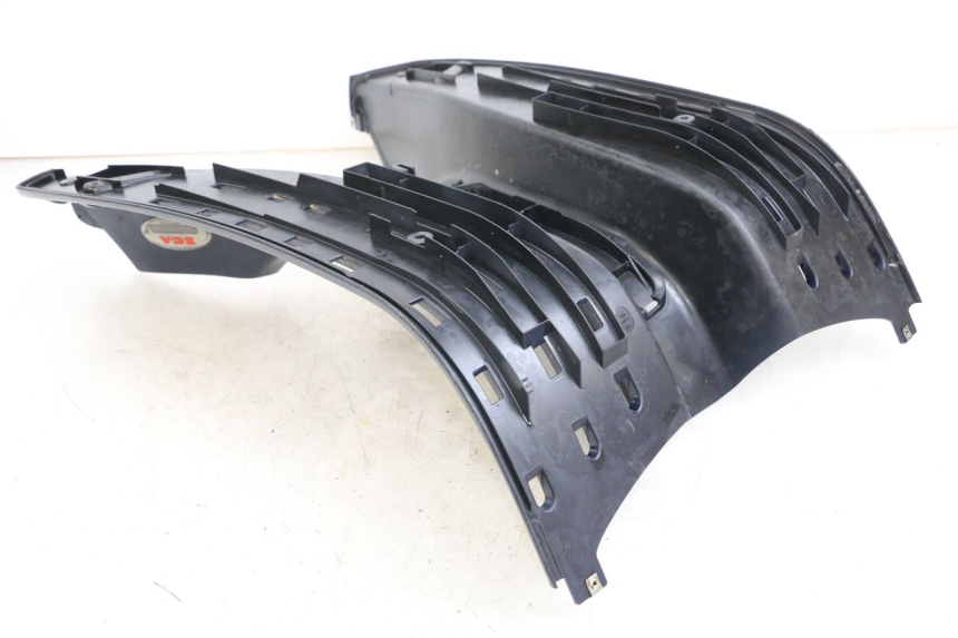 photo de CARENA PEDANA PIAGGIO VESPA LX 125 (2005 - 2010) - Dettaglio del componente