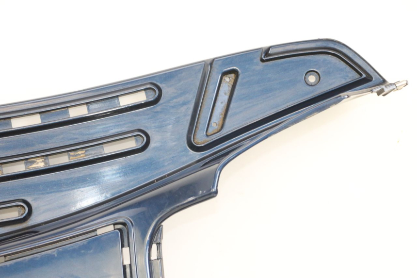 photo de CARENA PEDANA PIAGGIO VESPA LX 125 (2005 - 2010) - Primo piano ad alta risoluzione