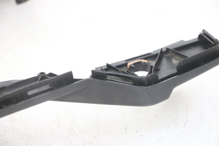 photo de PEDANA PEUGEOT VIVACITY NEW 2T 50 (2008 - 2017) - Zoom sullo stato d'uso