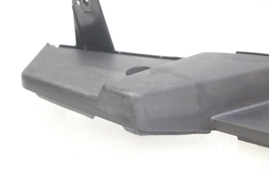 photo de MARCHE PIED PEUGEOT VIVACITY NEW 4T 50 (2008 - 2017) - Stato della superficie e materiale