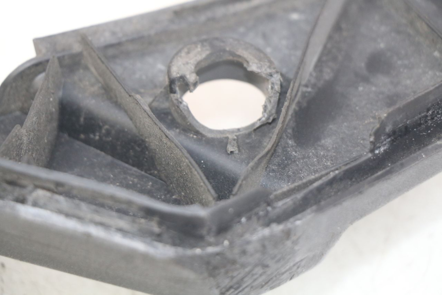 photo de MARCHE PIED PEUGEOT VIVACITY NEW 4T 50 (2008 - 2017) - Zoom sullo stato d'uso