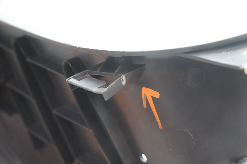 photo de Pedana PEUGEOT VIVACITY 100 (1999 - 2008) - Dettagli dei punti di fissaggio