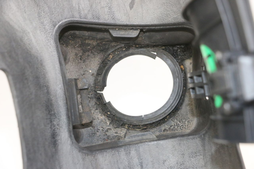 photo de PEDANE YAMAHA XMAX X-MAX 125 (2006 - 2009) - Caratteristiche distintive