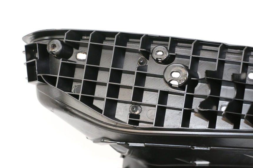 photo de PEDANE YAMAHA XMAX X-MAX 125 (2006 - 2009) - Dettagli dei punti di fissaggio