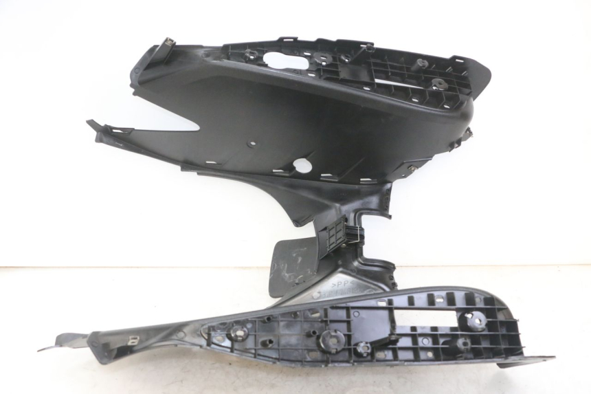 photo de PEDANE YAMAHA X-MAX XMAX 125 (2010 - 2013) - Zoom sullo stato d'uso