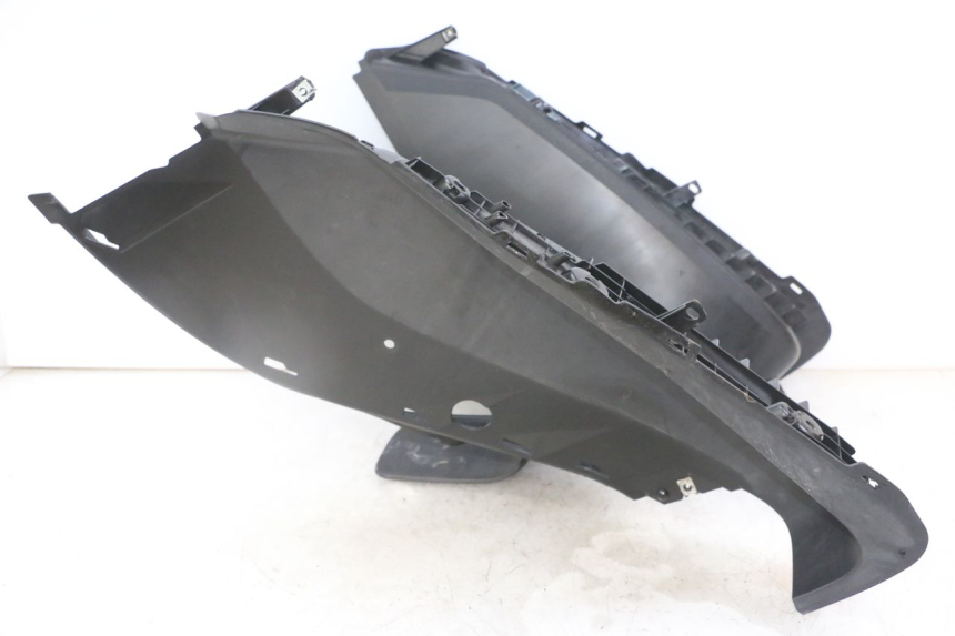 photo de PEDANE YAMAHA X-MAX XMAX 125 (2010 - 2013) - Altra angolazione