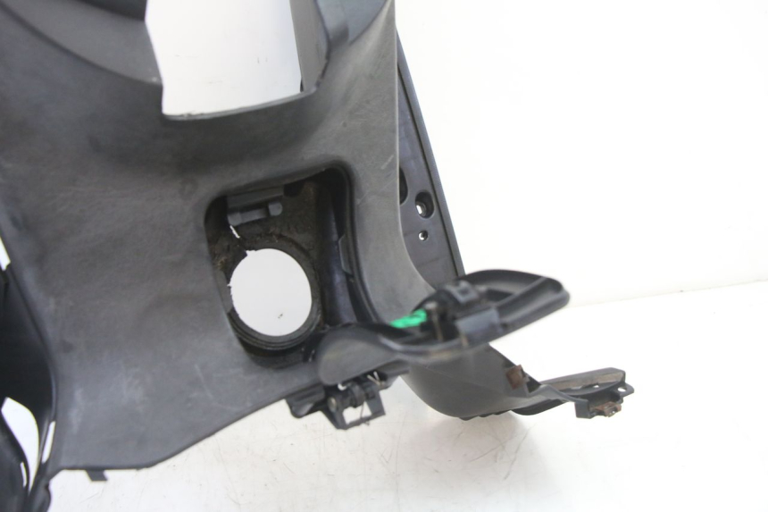 photo de PEDANE YAMAHA XMAX X-MAX 125 (2006 - 2009) - Ricambio usato controllato