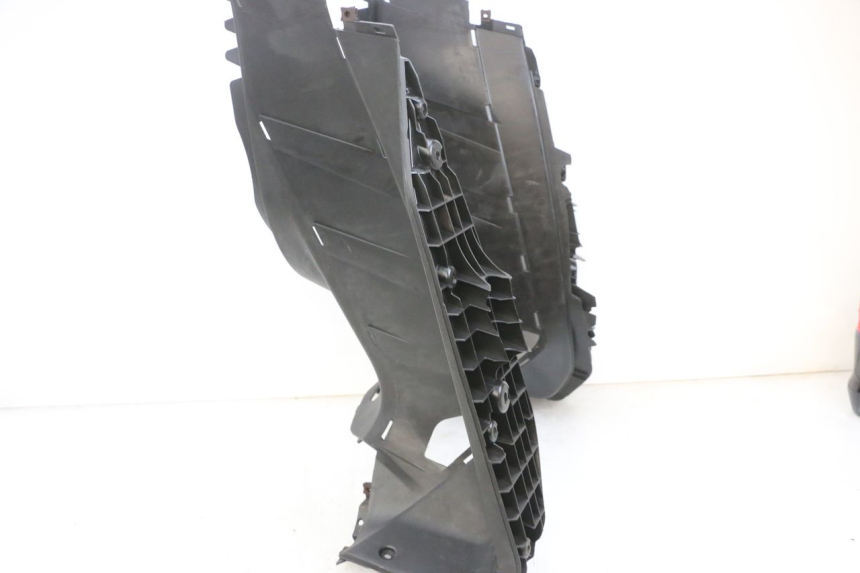 photo de PEDANE YAMAHA XMAX X-MAX 125 (2006 - 2009) - Zoom sullo stato d'uso