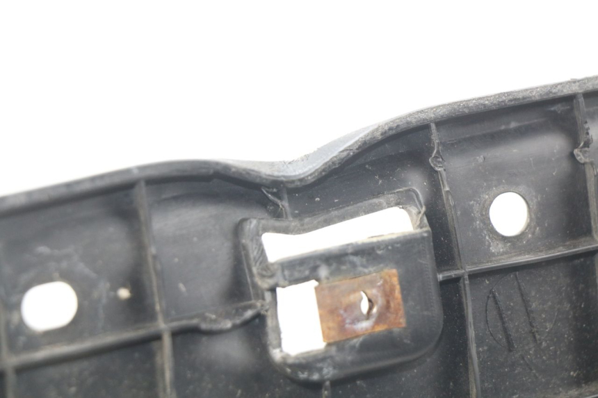 photo de PEDANA TGB X-MOTION XMOTION 125 (2008 - 2014) - Stato della superficie e materiale