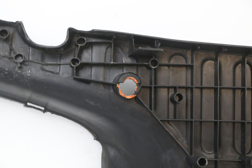 photo de CARENA PEDANA YAMAHA YE ZEST 50 (1992 - 1998) - Dettagli dei punti di fissaggio