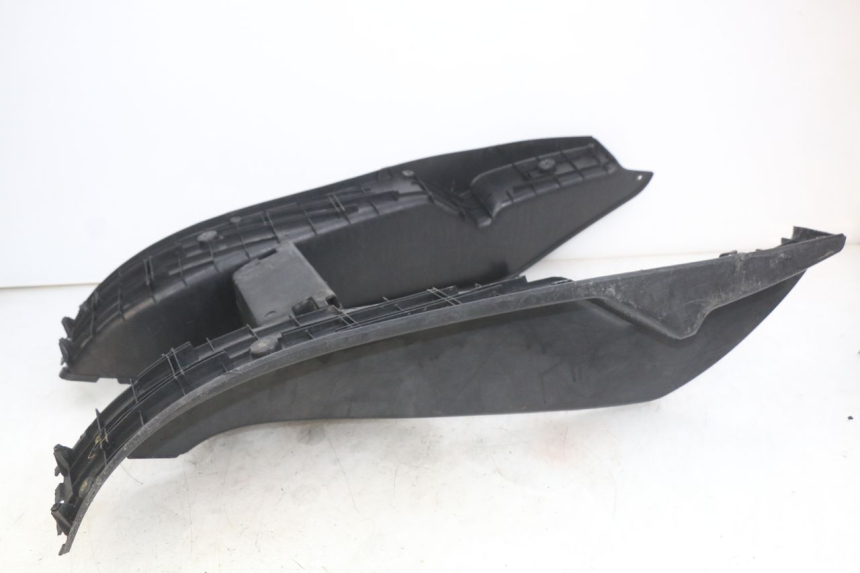 photo de MARCHE PIED YAMAHA YP MAJESTY 125 (1998 - 2001) - Zoom sullo stato d'uso