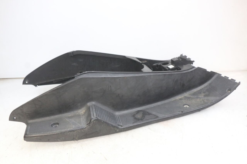 photo de MARCHE PIED YAMAHA YP MAJESTY 125 (1998 - 2001) - Stato della superficie e materiale