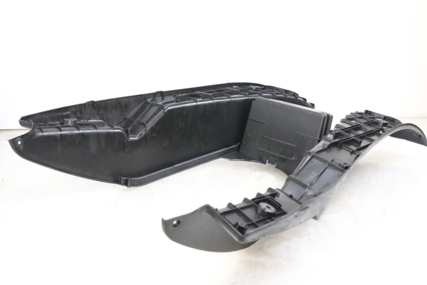 photo de CARENA PEDANA YAMAHA YP MAJESTY 125 (2002 - 2006) - Dettaglio del componente