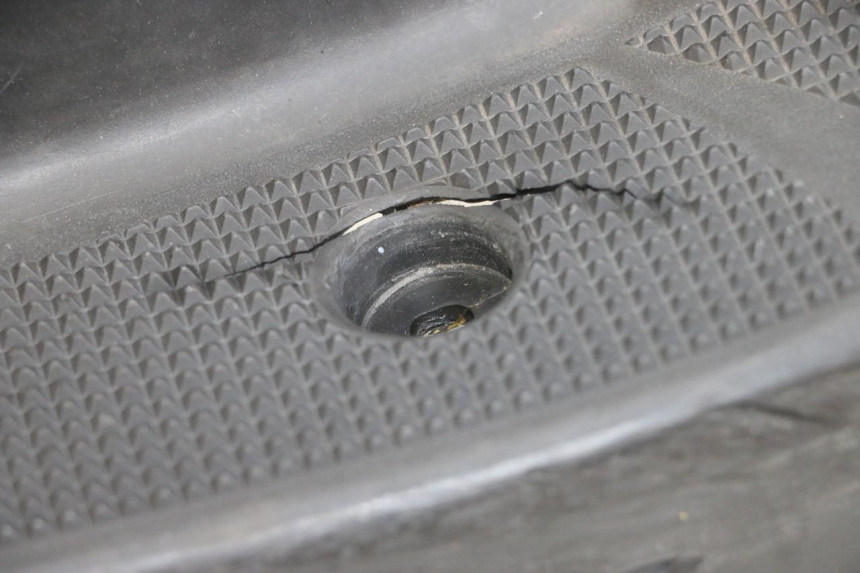 photo de CARENA PEDANA YAMAHA YP MAJESTY 125 (2002 - 2006) - Zoom sui componenti