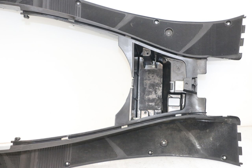 photo de CARENA PEDANA YAMAHA YP MAJESTY 125 (2002 - 2006) - Foto prodotto supplementare