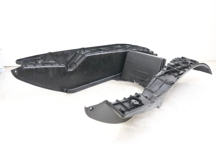 photo de CARENA PEDANA YAMAHA YP MAJESTY 125 (2002 - 2006) - Zoom sullo stato d'uso