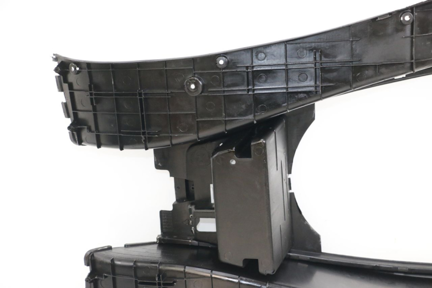 photo de CARENA PEDANA YAMAHA YP MAJESTY 125 (2002 - 2006) - Dettagli dei punti di fissaggio