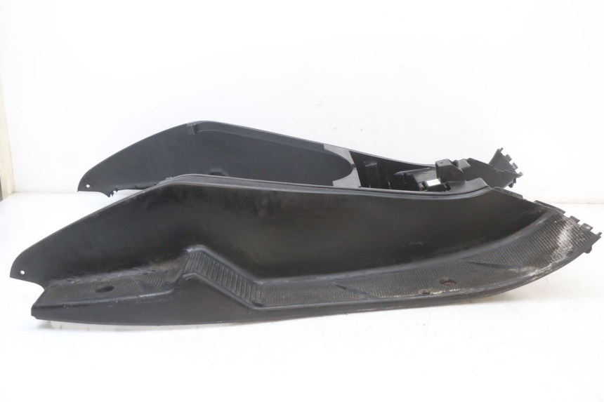 photo de CARENA PEDANA YAMAHA YP MAJESTY 125 (2002 - 2006) - Zoom sullo stato d'uso