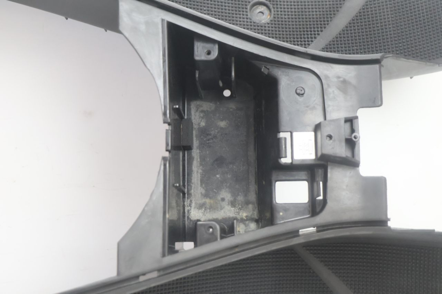 photo de CARENA PEDANA YAMAHA YP MAJESTY 125 (2007 - 2010) - Dettaglio del componente