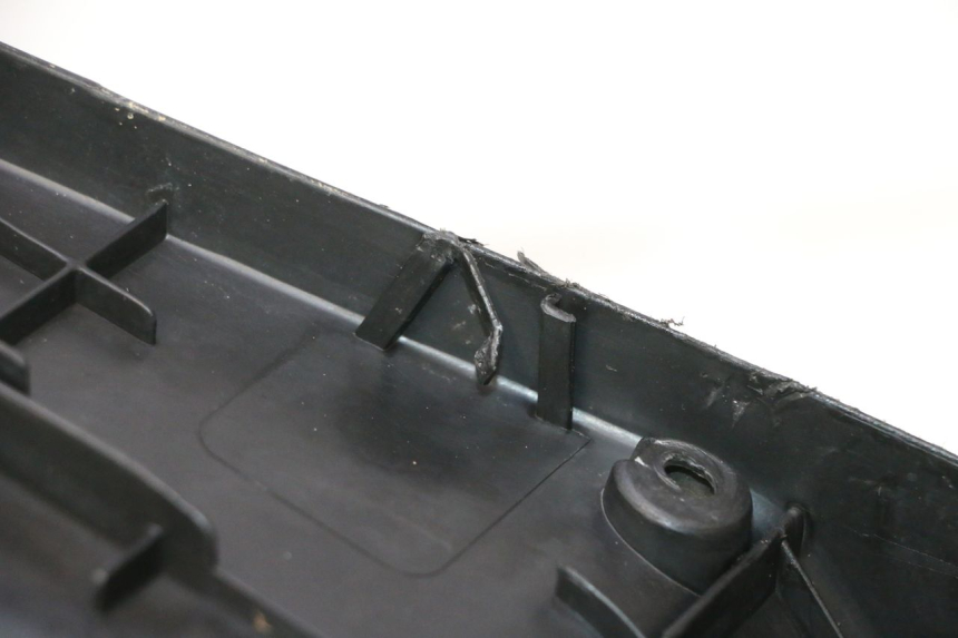 photo de CARENA PEDANA YAMAHA YP MAJESTY 125 (2002 - 2006) - Dettaglio del componente